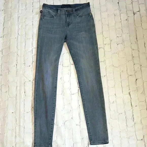 Rock & Republic Kashmiere style denim stretch jeans - Picture 5 of 6